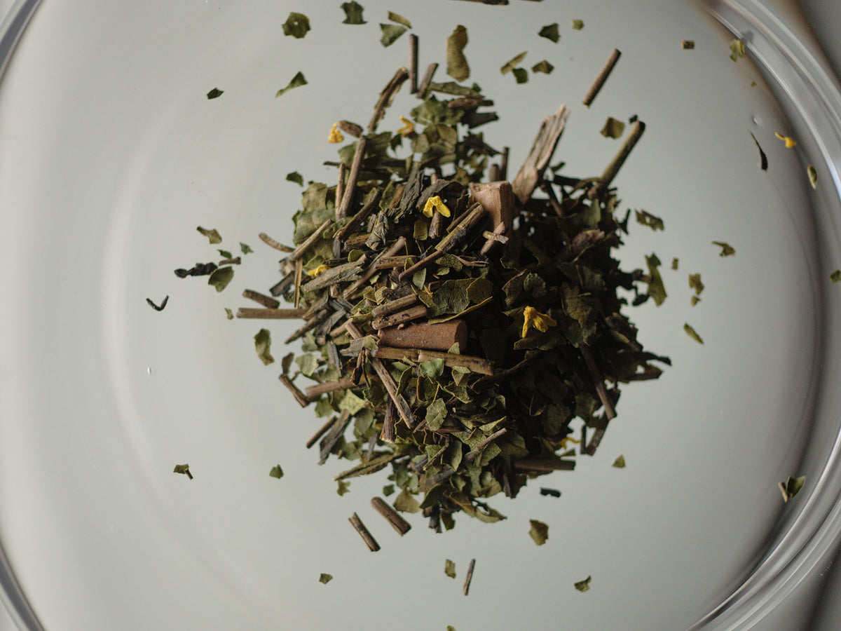 No.463 NO.3深炒り焙じ茶、柿の葉、黒文字枝、金木犀のブレンド茶<フローラル・ハーブ>